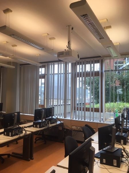 Berlin pool mit beamer