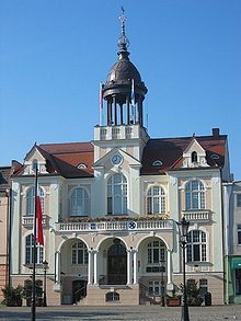 http://commons.wikimedia.org/wiki/File:Wejherowo_ratusz_11.jpg
